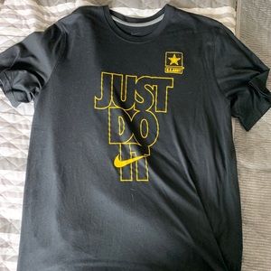 Men’s Nike dry fit US Army T-shirt